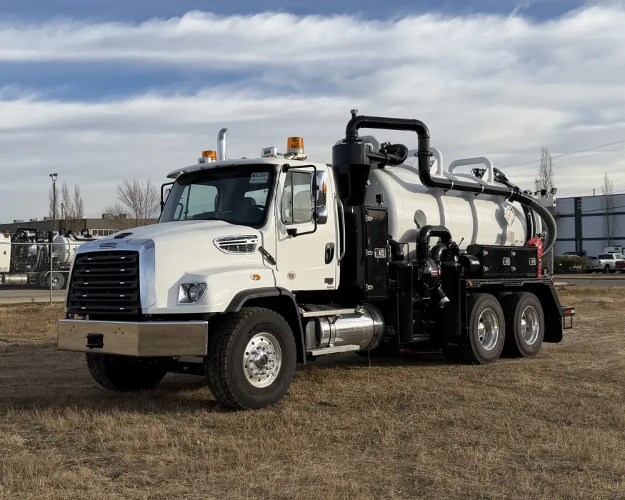 2026 Freightliner 114SD | Photo 1 of 5