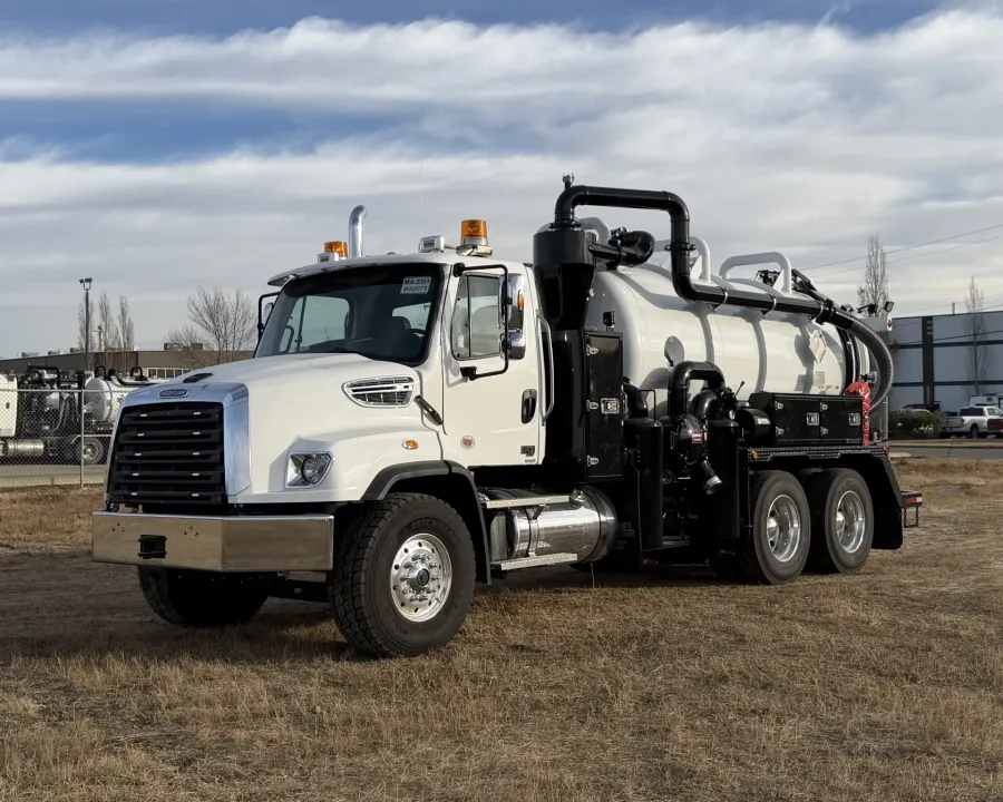 2026 Freightliner 114SD | Photo 1 of 5