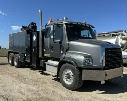 2024 Freightliner 114SD | Thumbnail Photo 2 of 5