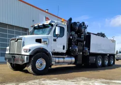 2025 Freightliner 114SD | Thumbnail Photo 1 of 5