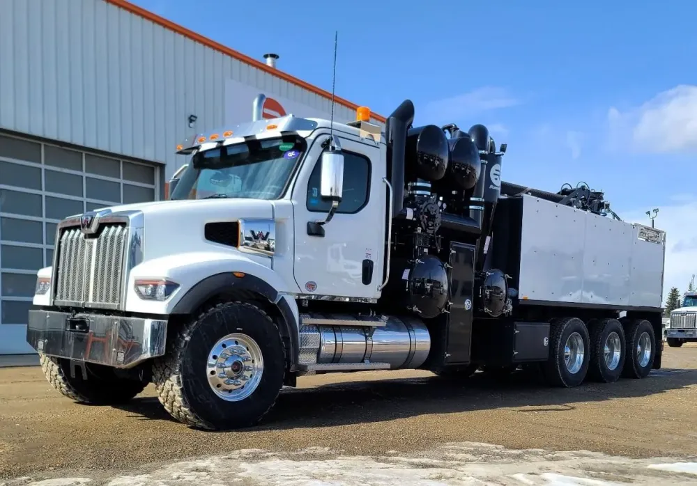 2025 Freightliner 114SD