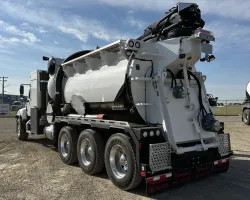 2025 Freightliner 114SD | Thumbnail Photo 3 of 5