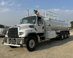 2024 Freightliner 114SD | Thumbnail Photo 1 of 5
