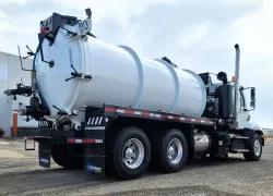 2025 Freightliner 114SD | Thumbnail Photo 4 of 5