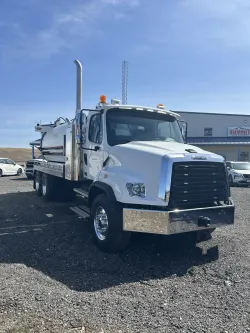 2025 Freightliner 114SD | Thumbnail Photo 2 of 5