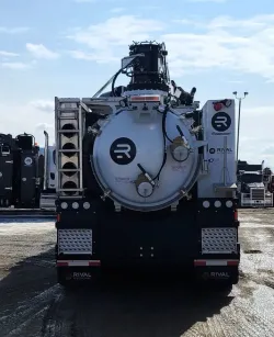 2025 Freightliner 114SD | Thumbnail Photo 3 of 5