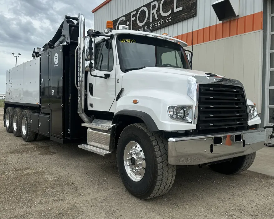 2026 Freightliner 114SD Rival T10 | Photo 2 of 5