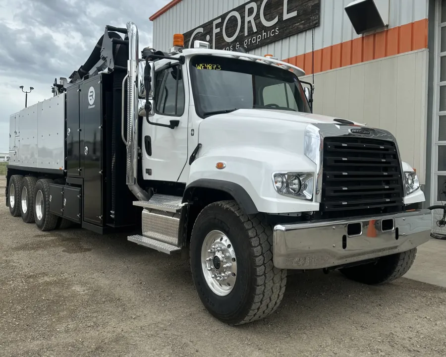 2026 Freightliner 114SD Rival T10 | Photo 2 of 5