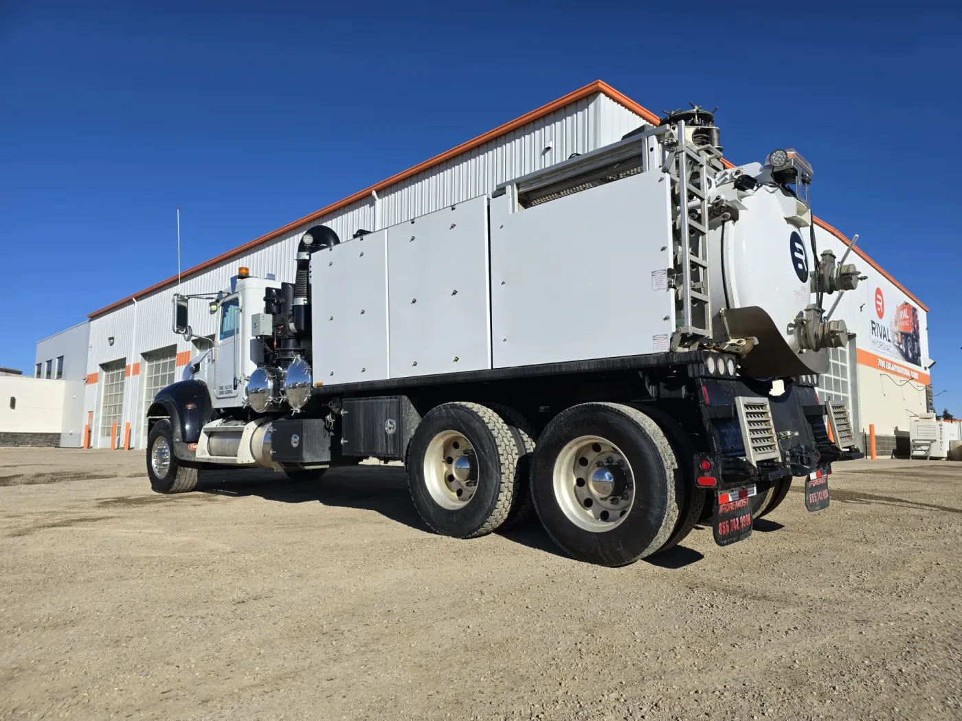 2019 Peterbilt 348 | Photo 4 of 5