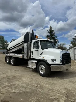 2026 Freightliner 114SD | Thumbnail Photo 2 of 6
