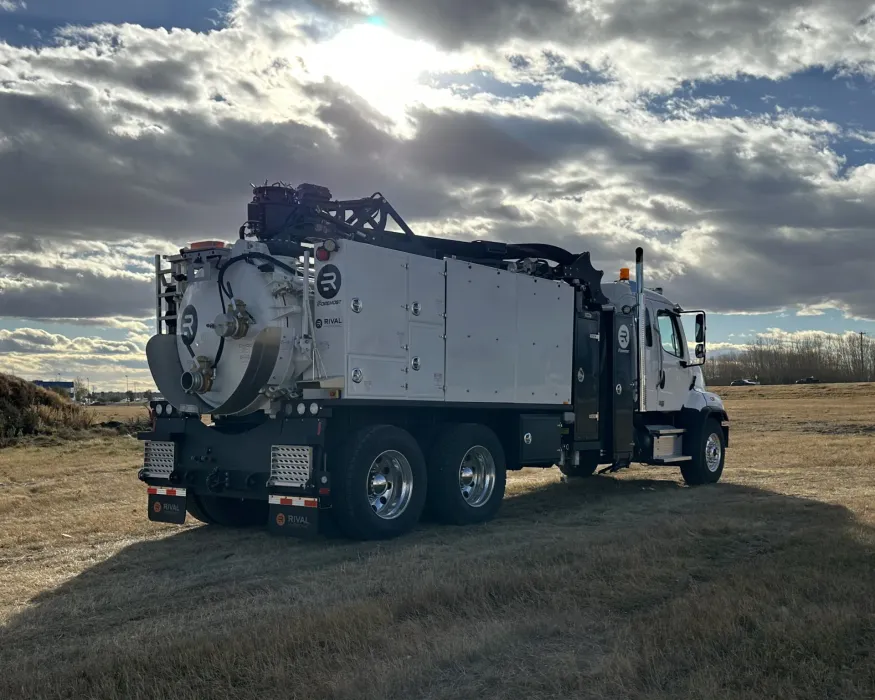 2026 Freightliner 108SD T7 | Photo 4 of 5