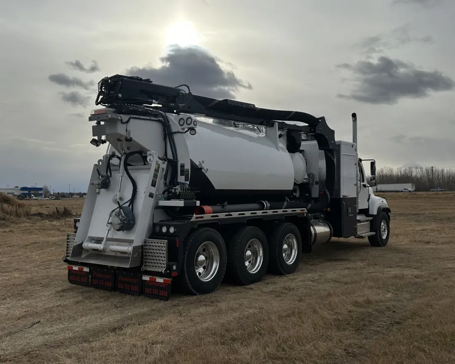 2025 Freightliner 114SD | Photo 5 of 5