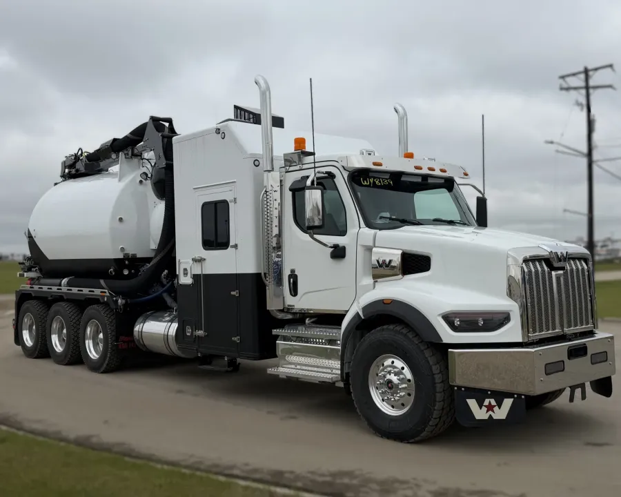2027 Western Star 49X | Photo 2 of 5