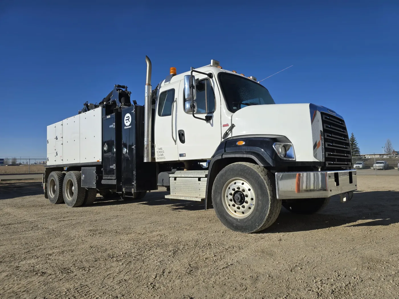2024 Freightliner 108SD | Photo 2 of 5