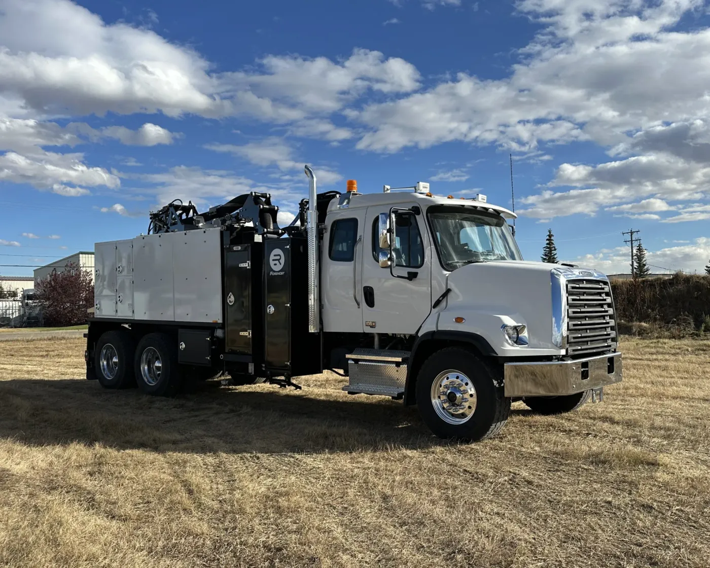2026 Freightliner 108SD T7 | Photo 2 of 5
