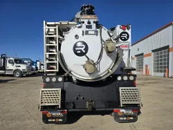 2019 Peterbilt 348 | Thumbnail Photo 3 of 5