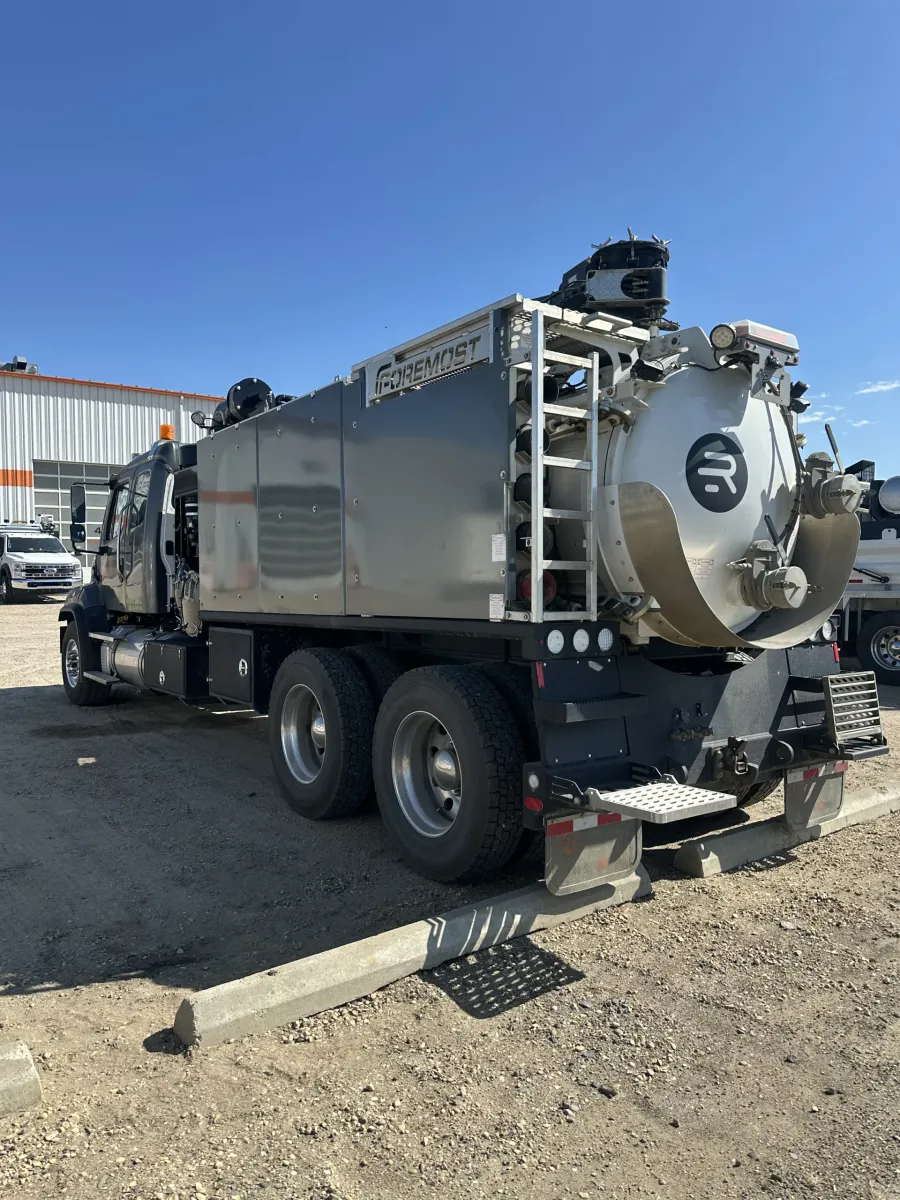 2024 Freightliner 114SD | Photo 4 of 5
