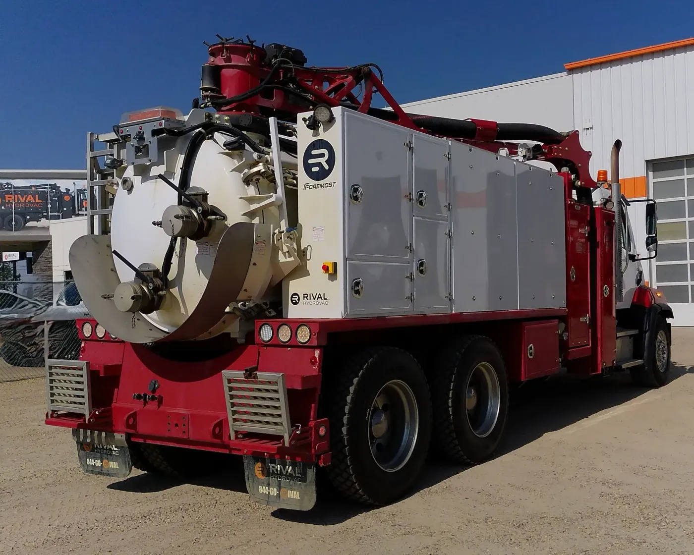 2021 Freightliner 114SD | Photo 4 of 5