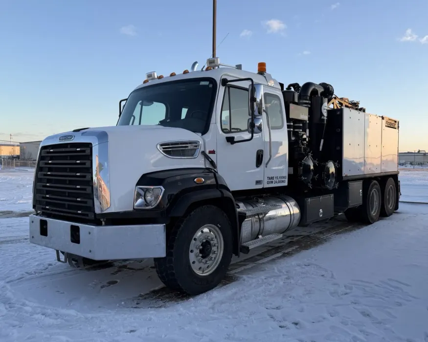 2024 Freightliner 108SD | Photo 1 of 5