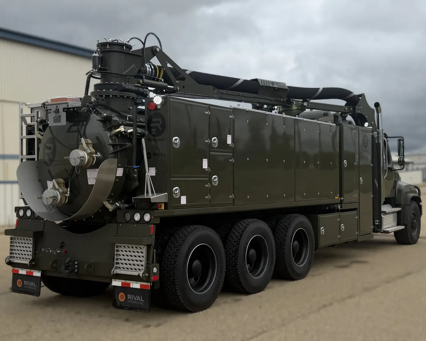 2026 Freightliner 114SD | Photo 3 of 5