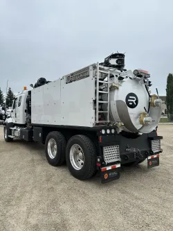 2026 Freightliner 108SD T7 | Thumbnail Photo 4 of 5