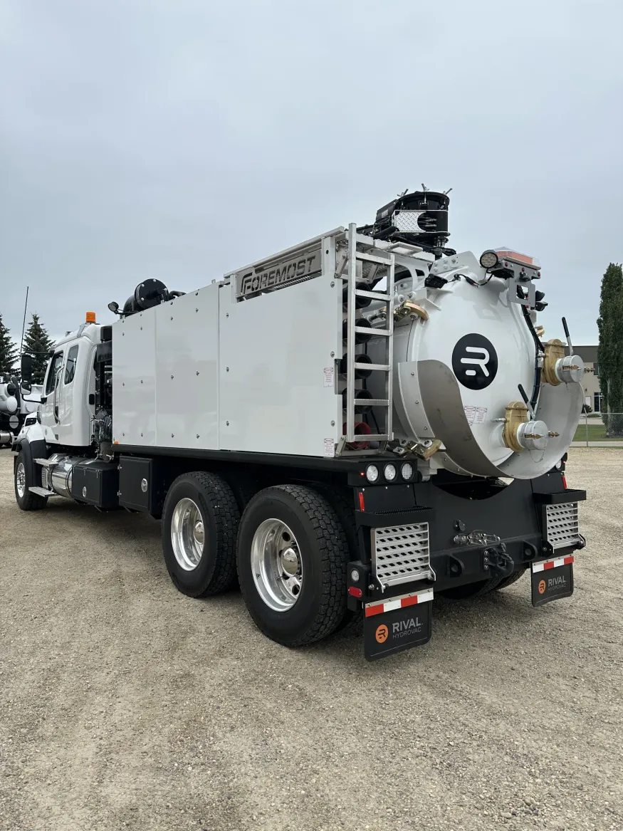 2026 Freightliner 108SD T7 | Photo 4 of 5