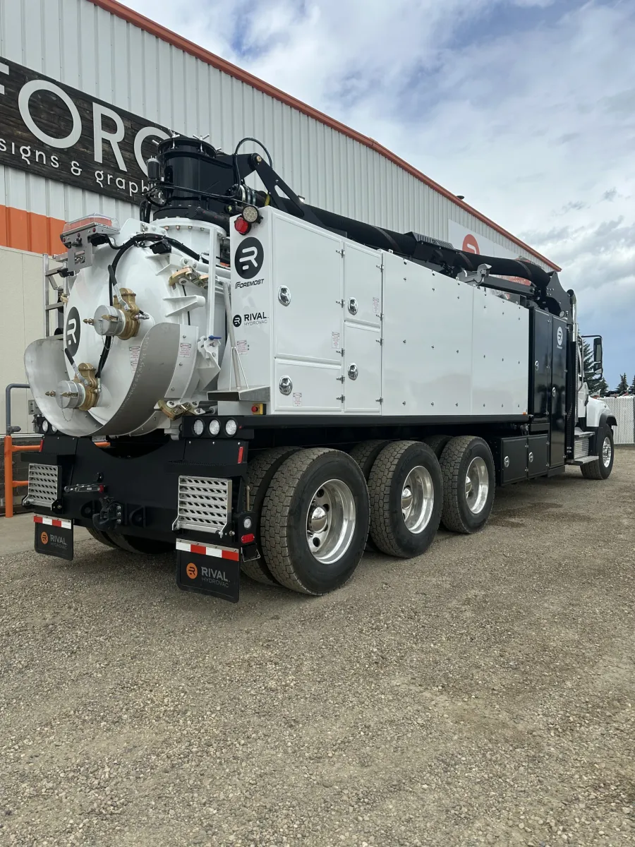 2026 Freightliner 114SD Rival T10 | Photo 3 of 5