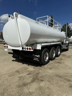 2025 Freightliner 114SD | Thumbnail Photo 5 of 7