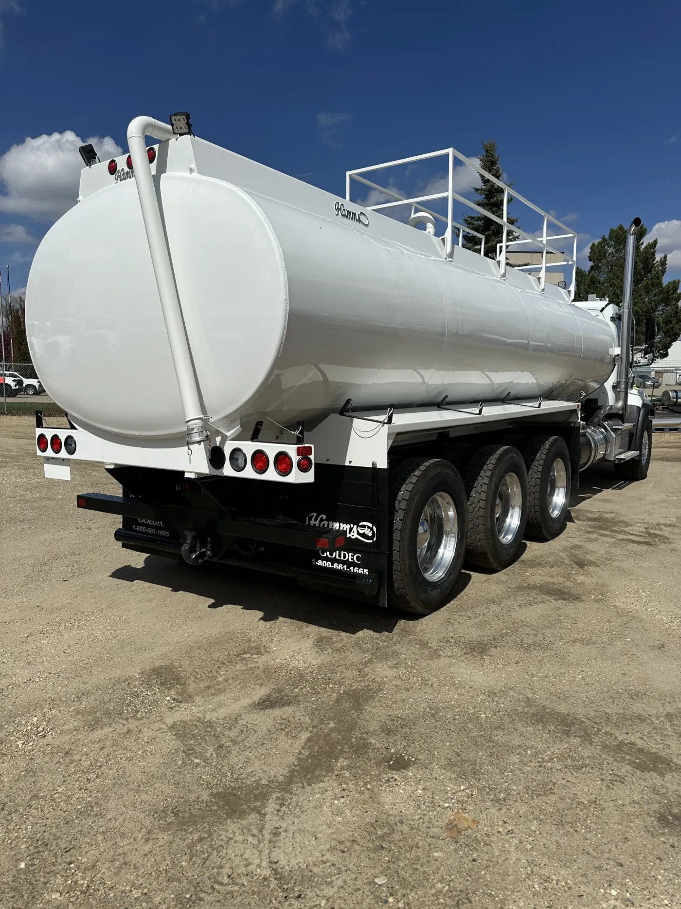 2025 Freightliner 114SD | Photo 5 of 7