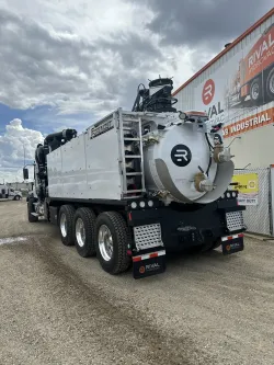 2025 Western Star 47X | Thumbnail Photo 4 of 5