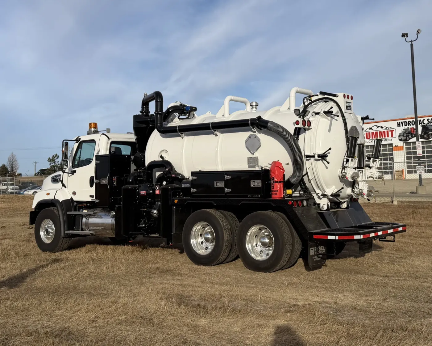 2026 Freightliner 114SD | Photo 4 of 5