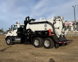 2026 Freightliner 114SD | Thumbnail Photo 4 of 5