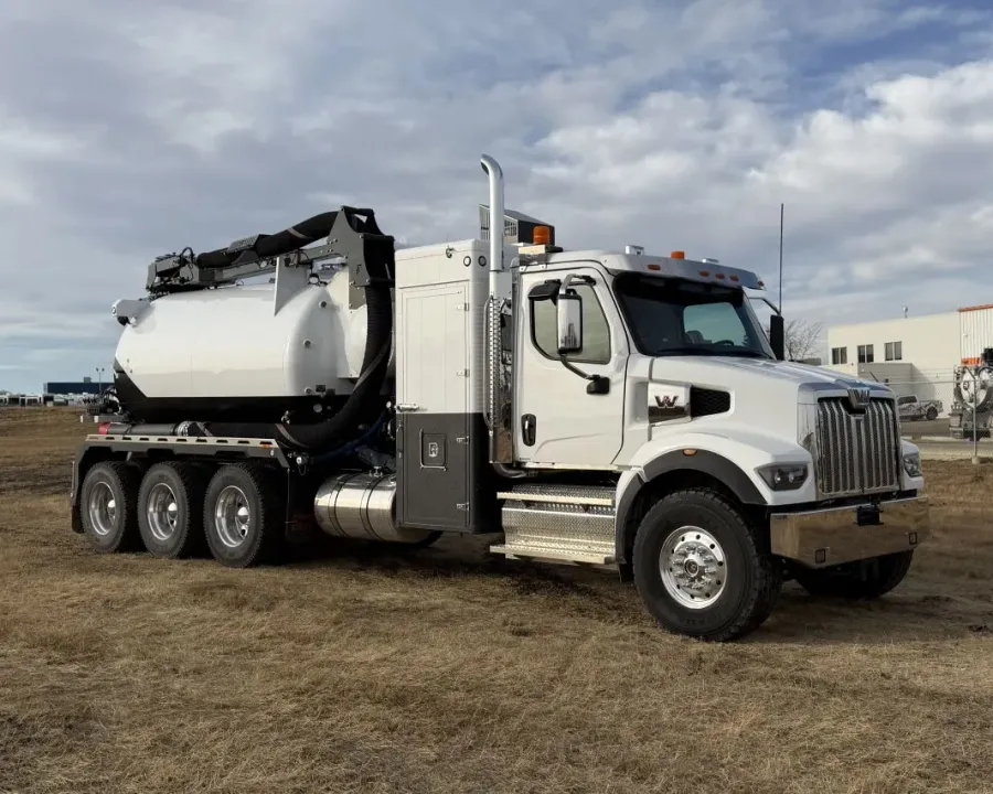 2026 Western Star 47X | Photo 2 of 5