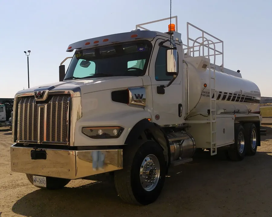 2025 Western Star 47X | Photo 1 of 5