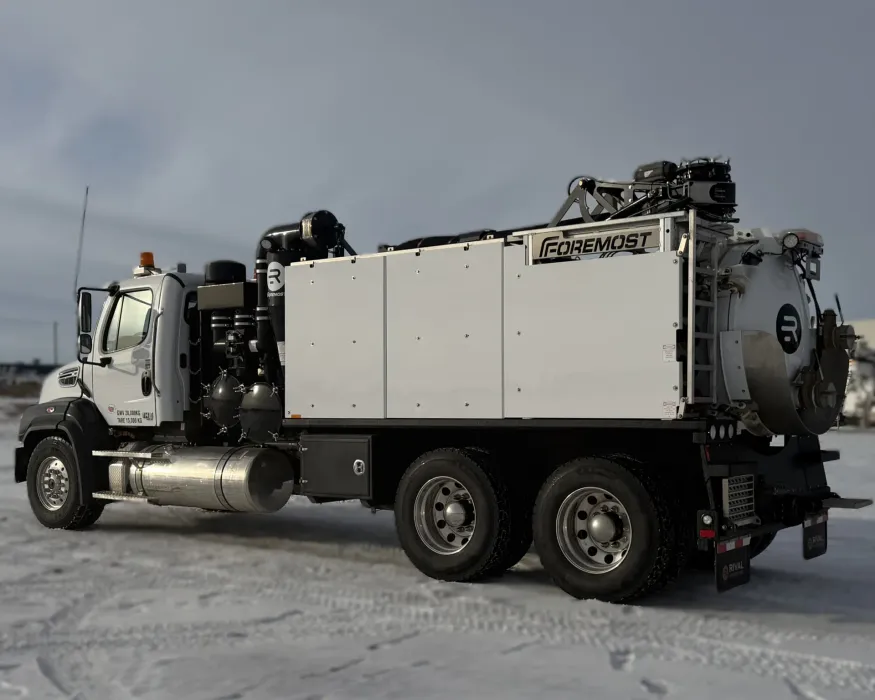 2025 Freightliner 114SD | Photo 3 of 5