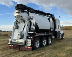 2025 Freightliner 114SD | Thumbnail Photo 3 of 5