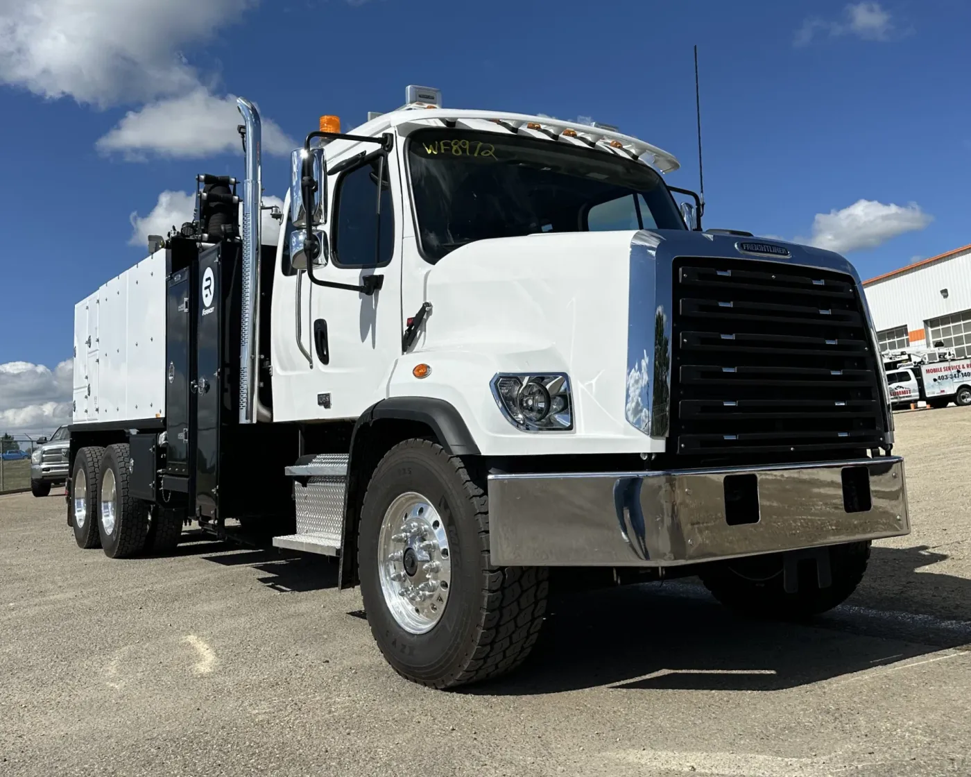 2026 Freightliner 108SD | Photo 2 of 5