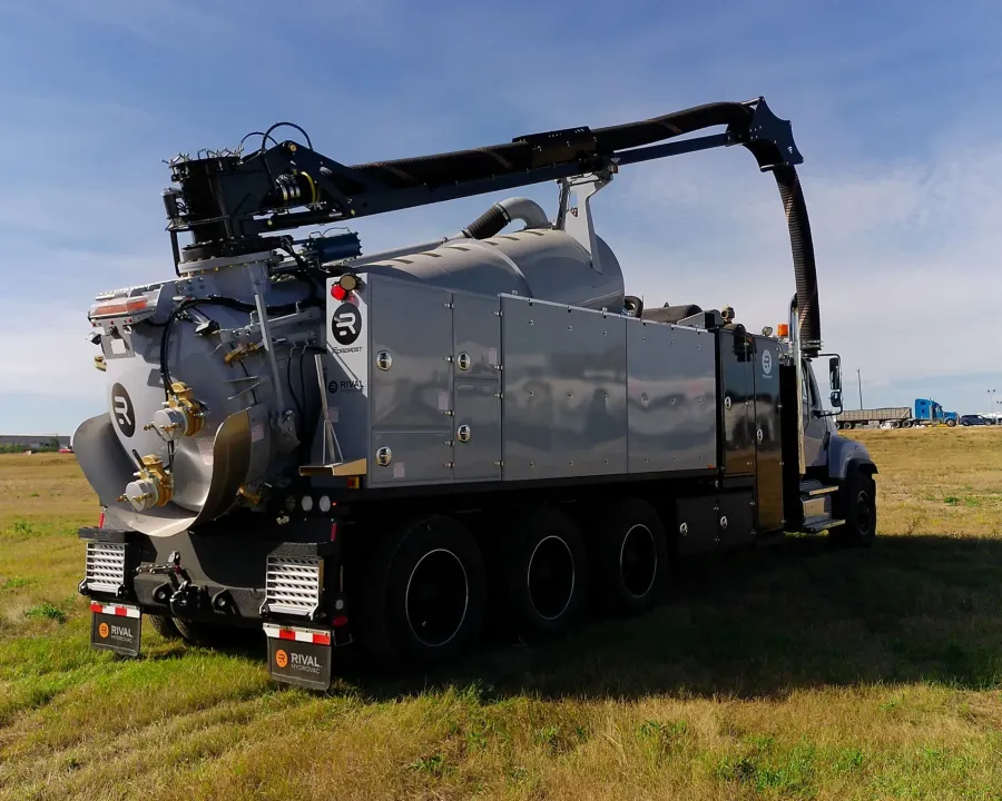 2026 Freightliner 114SD | Photo 3 of 5
