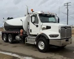 2024 Western Star 47X | Thumbnail Photo 2 of 5