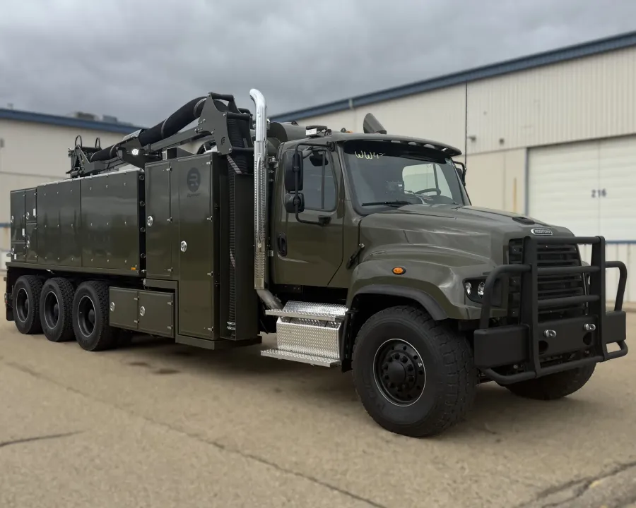 2026 Freightliner 114SD | Photo 2 of 5