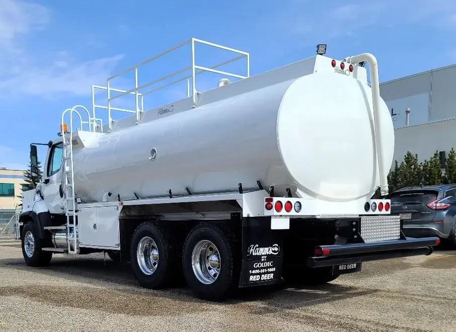 2025 Freightliner 108SD | Photo 4 of 5