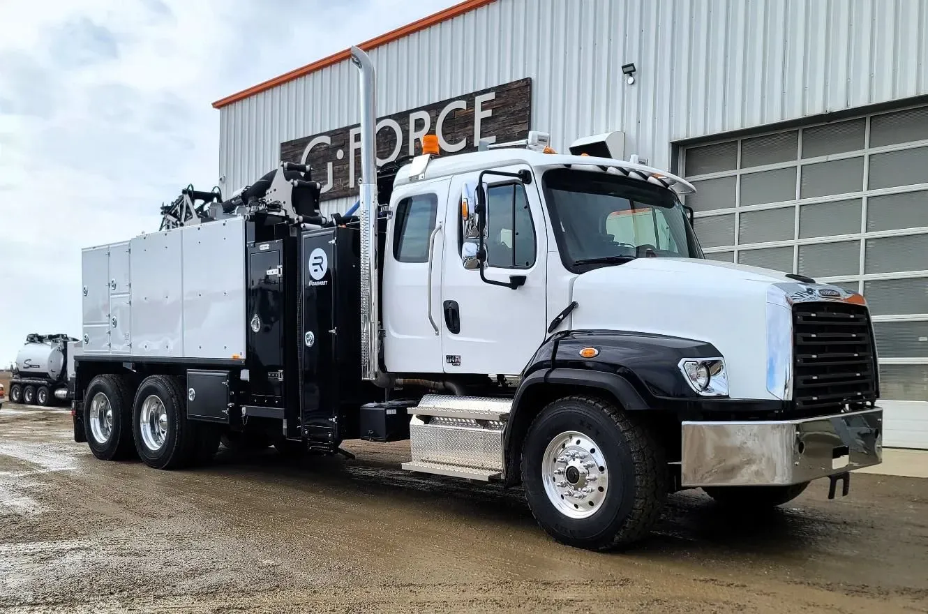 2024 Freightliner 114SD | Photo 3 of 5