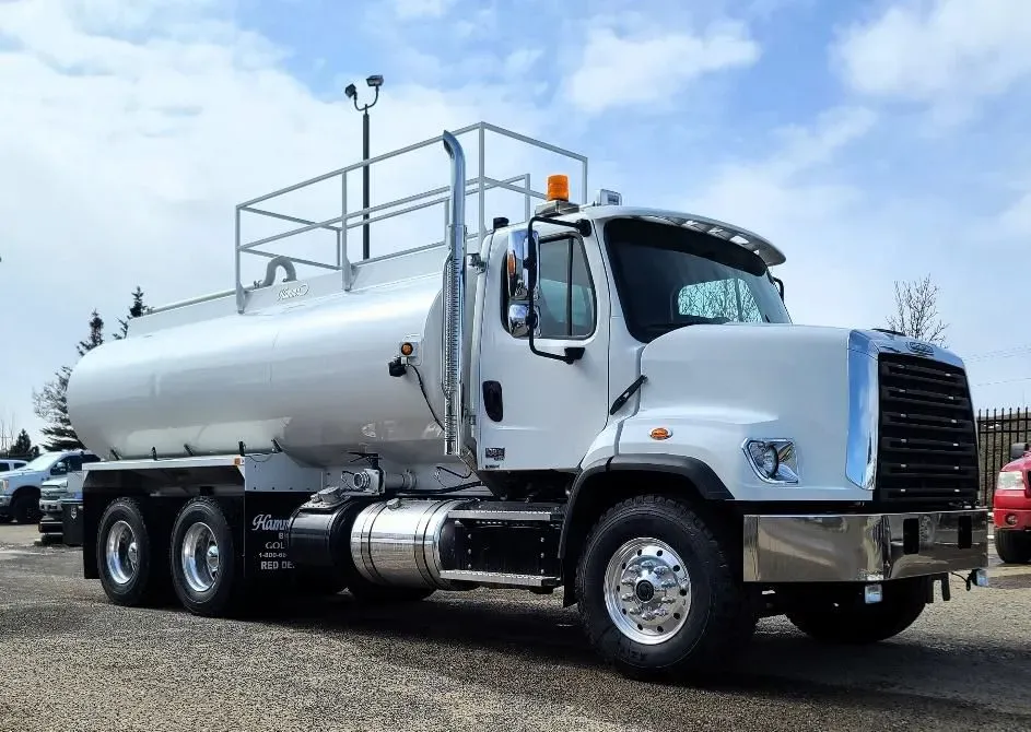2025 Freightliner 108SD | Photo 2 of 5