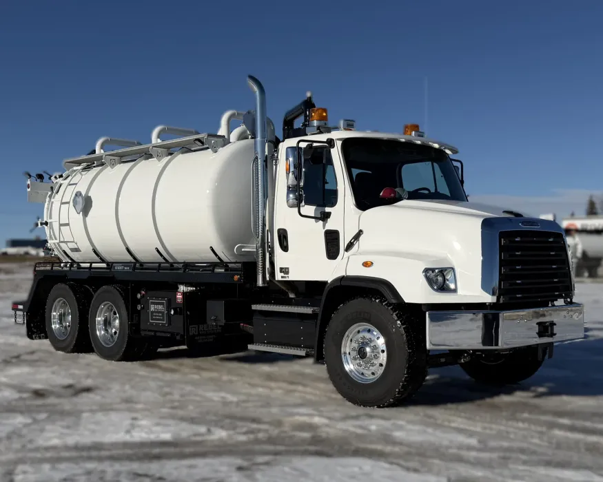 2026 Freightliner 114SD | Photo 2 of 5