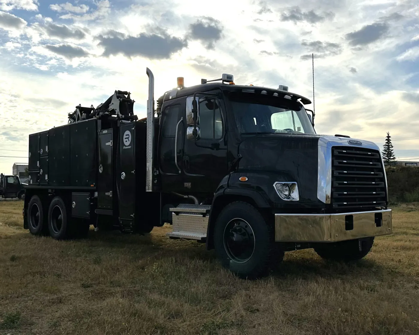 2026 Freightliner 108SD | Photo 2 of 5