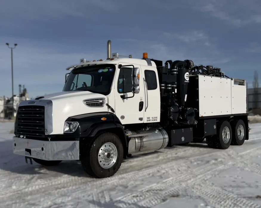 2025 Freightliner 114SD | Photo 1 of 5