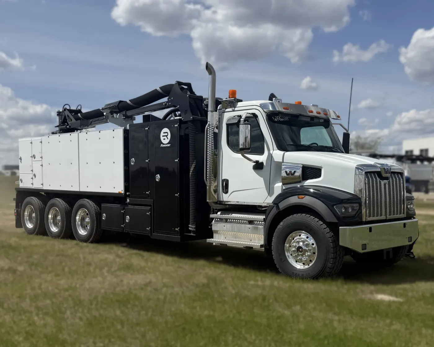 2026 Western Star 47X | Photo 2 of 5