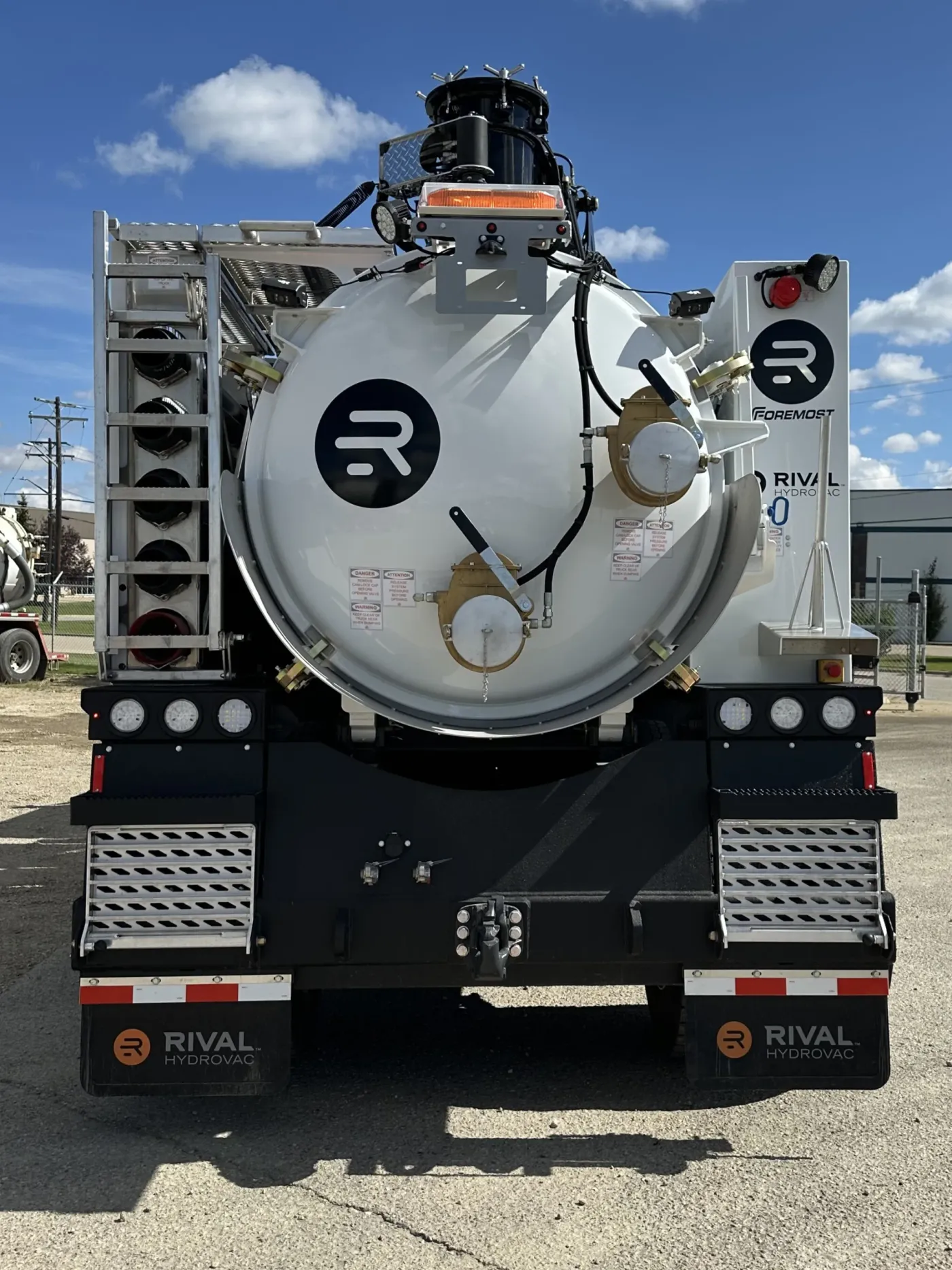 2026 Freightliner 108SD | Photo 3 of 5