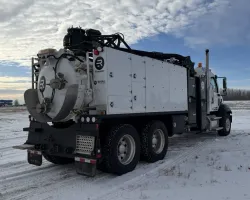 2024 Freightliner 114SD | Thumbnail Photo 3 of 5