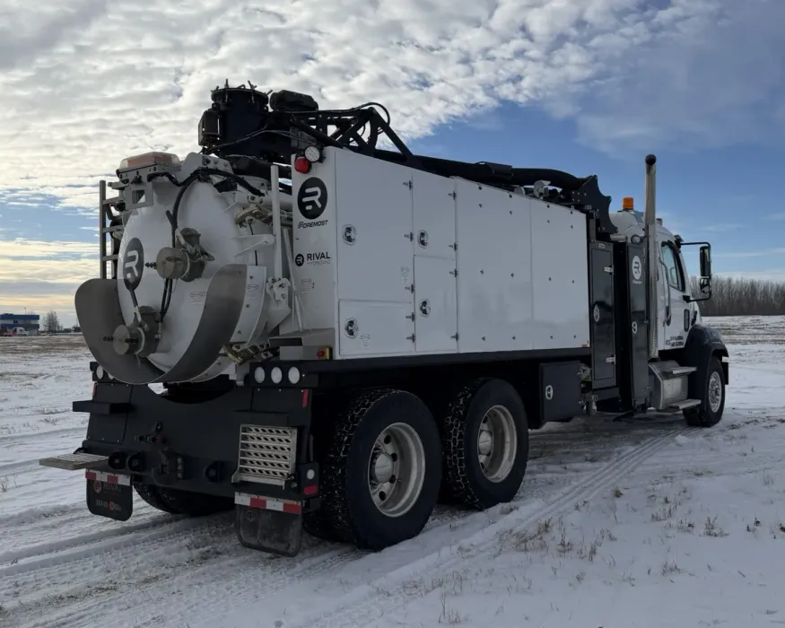 2024 Freightliner 114SD | Photo 3 of 5